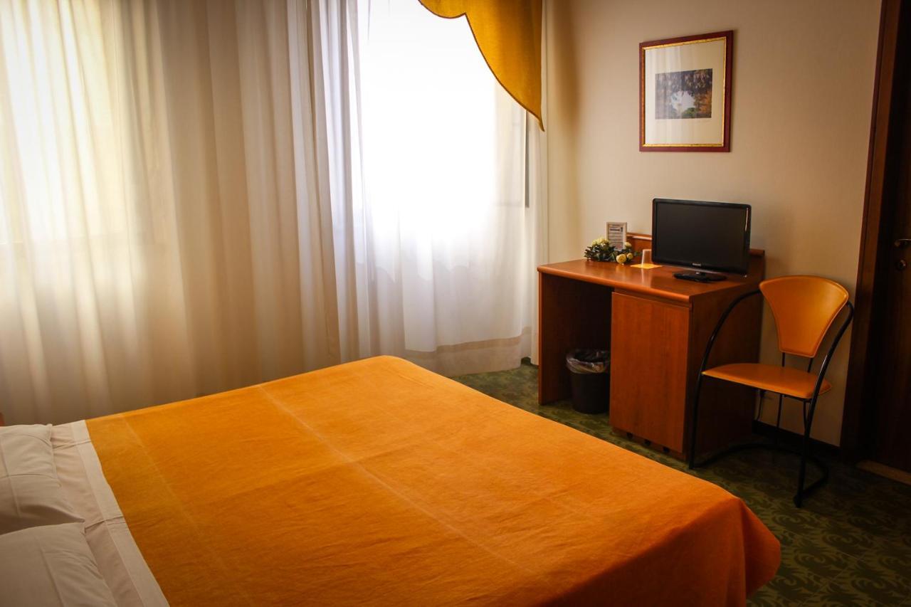 Hotel Centrale Эсте Экстерьер фото