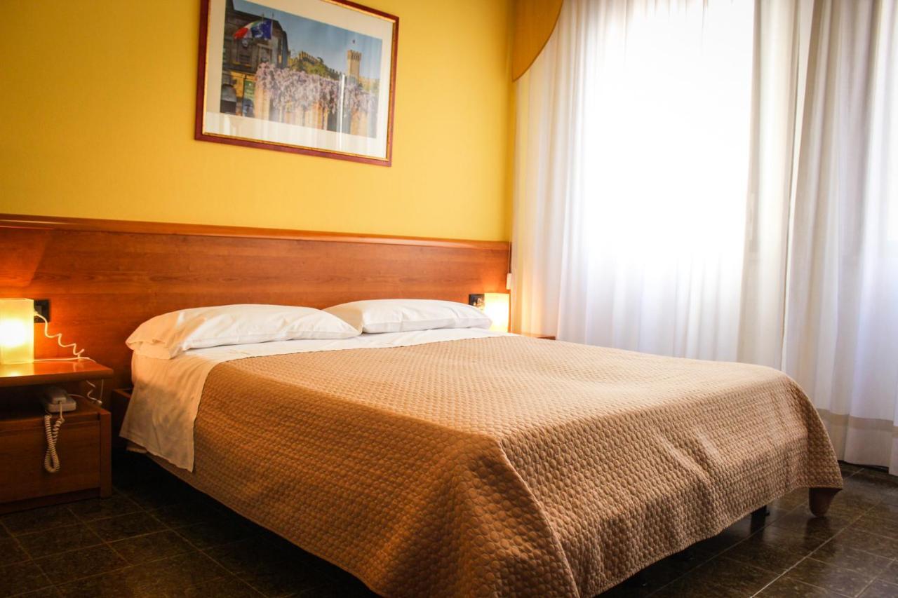 Hotel Centrale Эсте Экстерьер фото