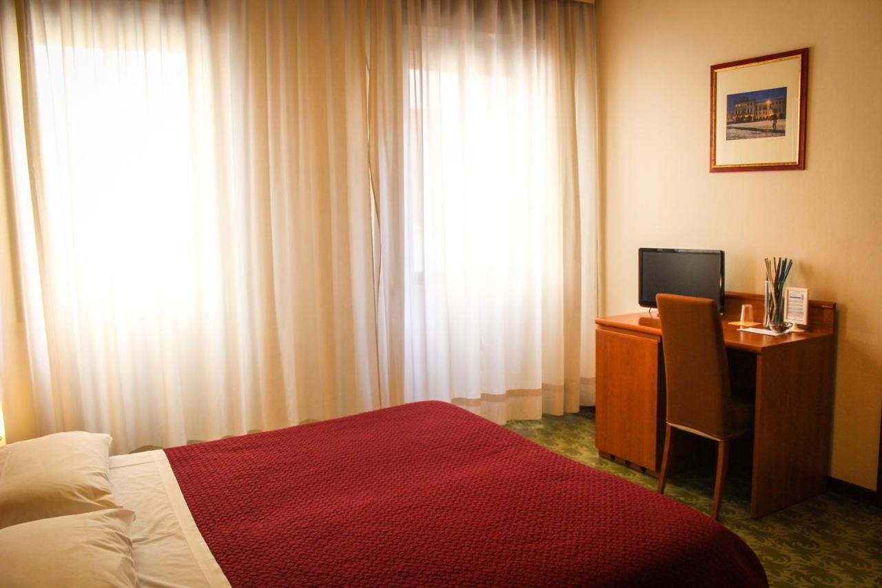 Hotel Centrale Эсте Экстерьер фото